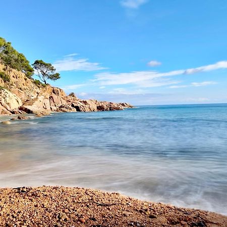 ⭑ Sea Views + Private Beach. What Else? ⭑ ตอสซาเดมาร์ ภายนอก รูปภาพ