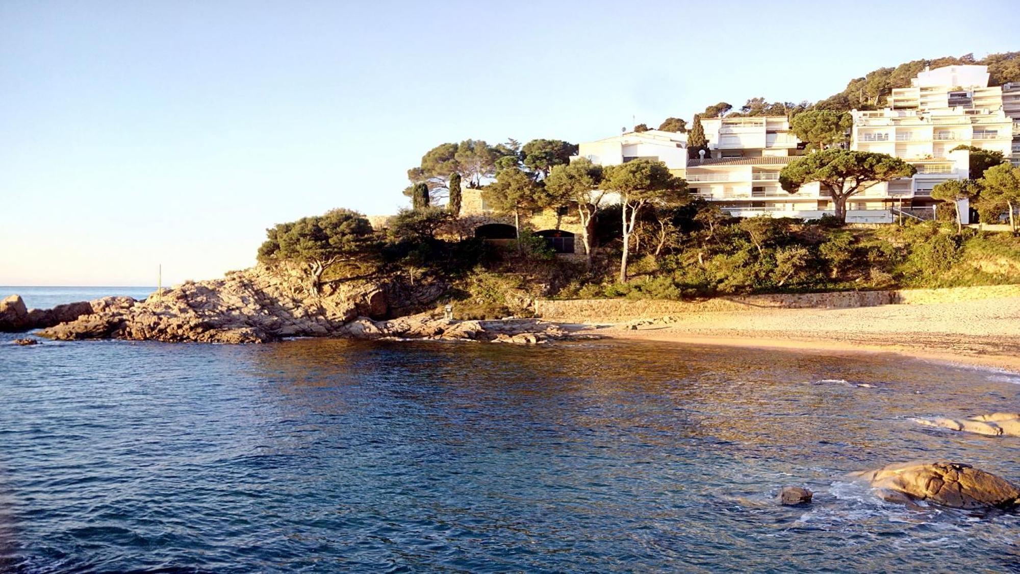 ⭑ Sea Views + Private Beach. What Else? ⭑ ตอสซาเดมาร์ ภายนอก รูปภาพ