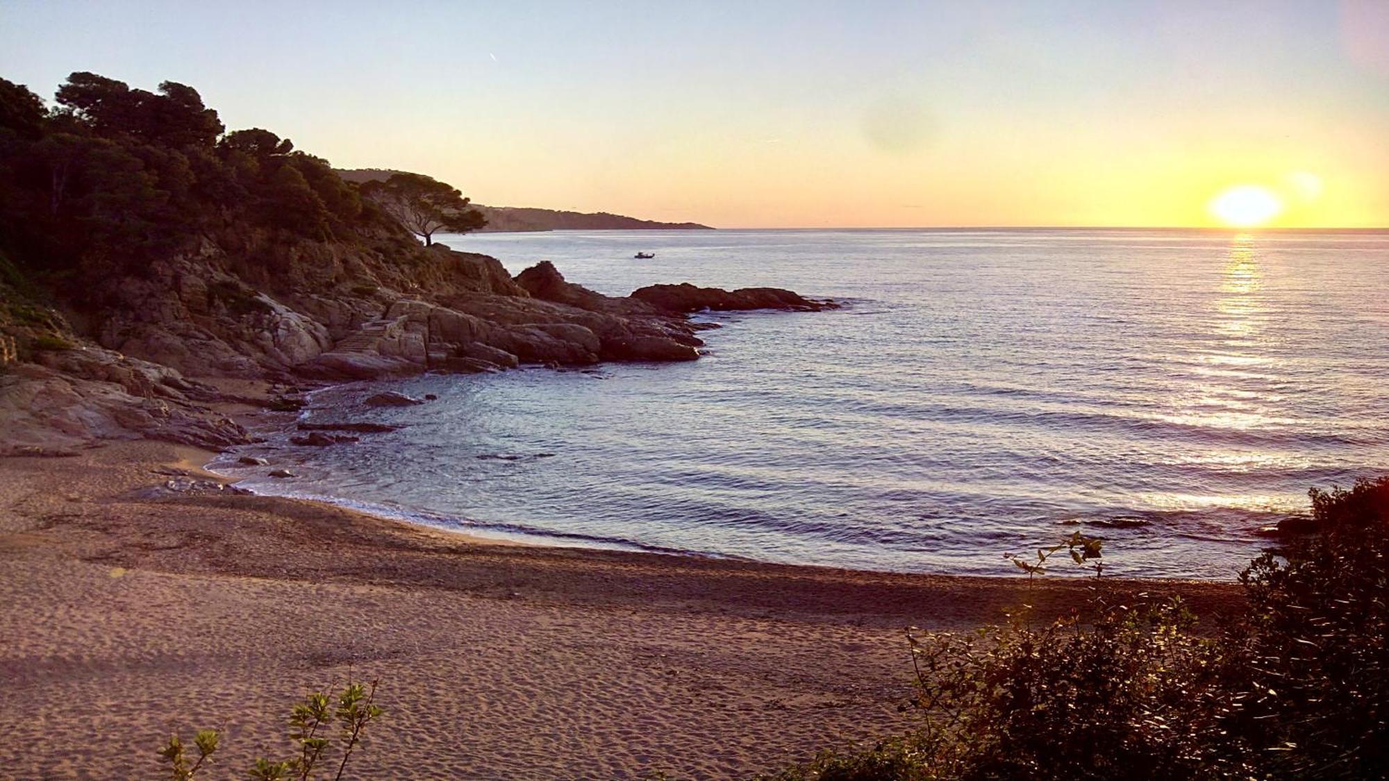 ⭑ Sea Views + Private Beach. What Else? ⭑ ตอสซาเดมาร์ ภายนอก รูปภาพ
