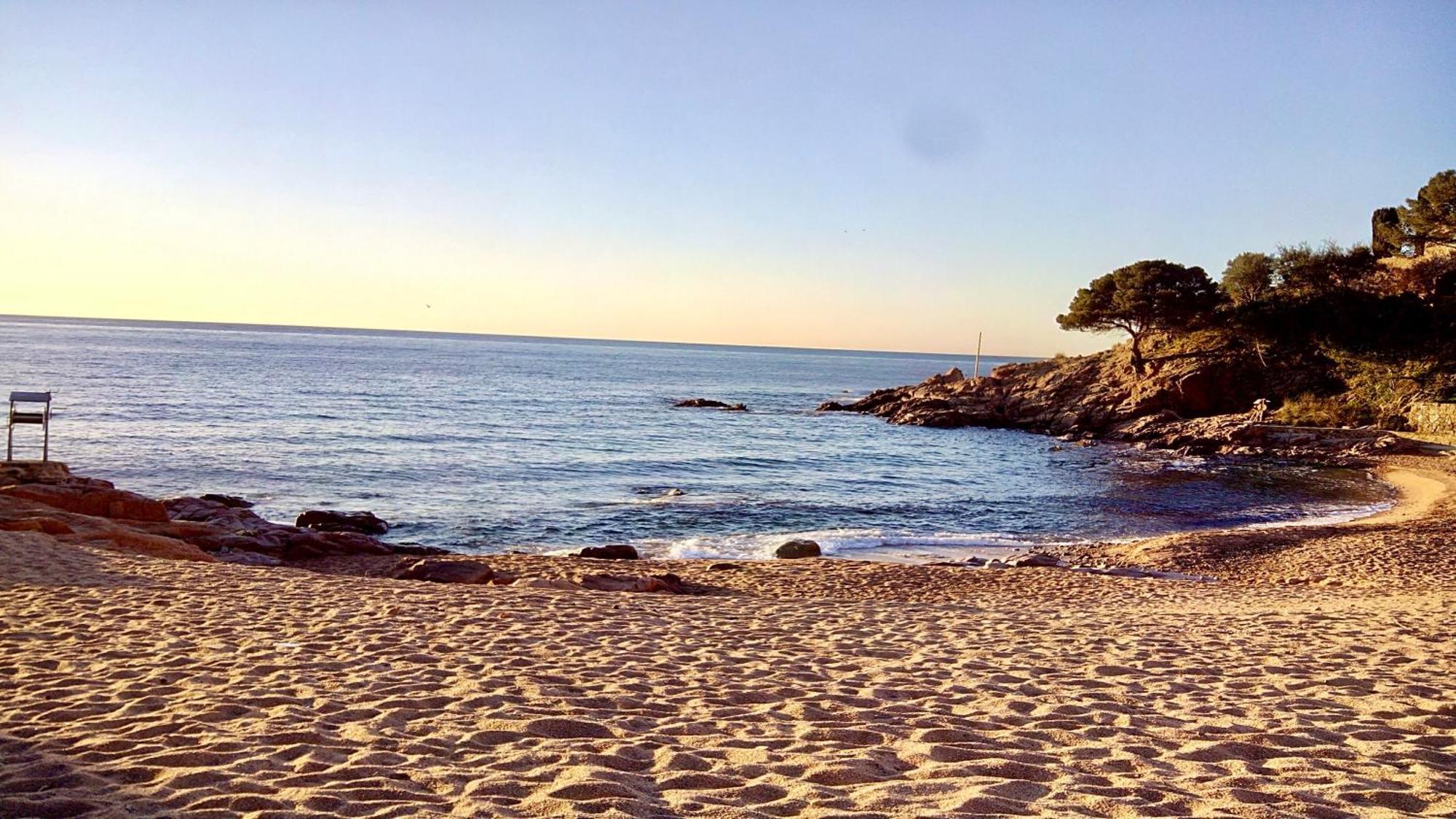 ⭑ Sea Views + Private Beach. What Else? ⭑ ตอสซาเดมาร์ ภายนอก รูปภาพ