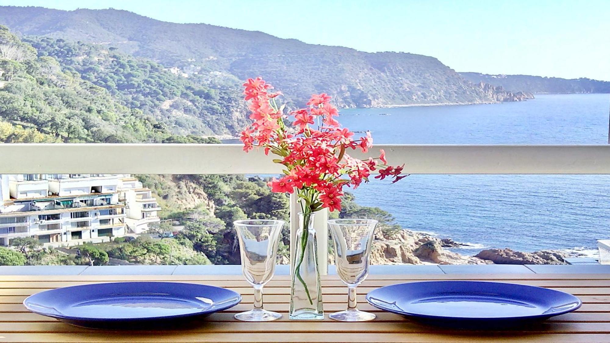 ⭑ Sea Views + Private Beach. What Else? ⭑ ตอสซาเดมาร์ ภายนอก รูปภาพ